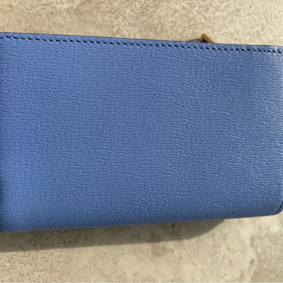 Gucci Script Zip Around Wallet NWOT - Picture 7 of 9